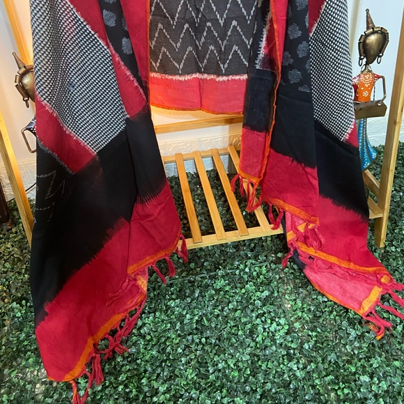 Rangmanch Poncho/ Shrugs. Size - L/XL - Picture 5 of 11